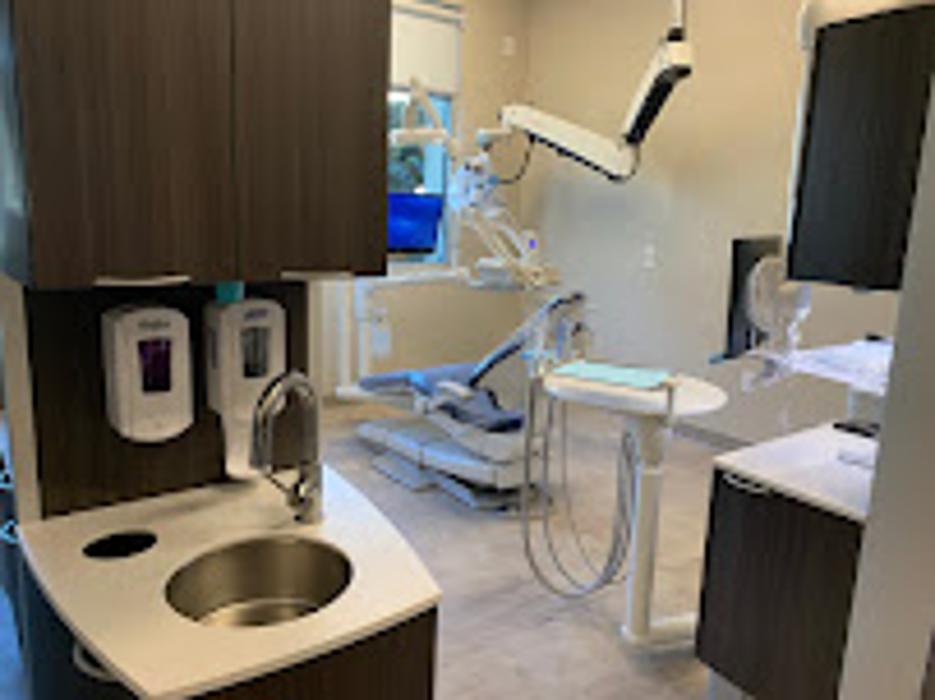 Cedar Endodontics - Kyan Salehi, DMD MsD Image