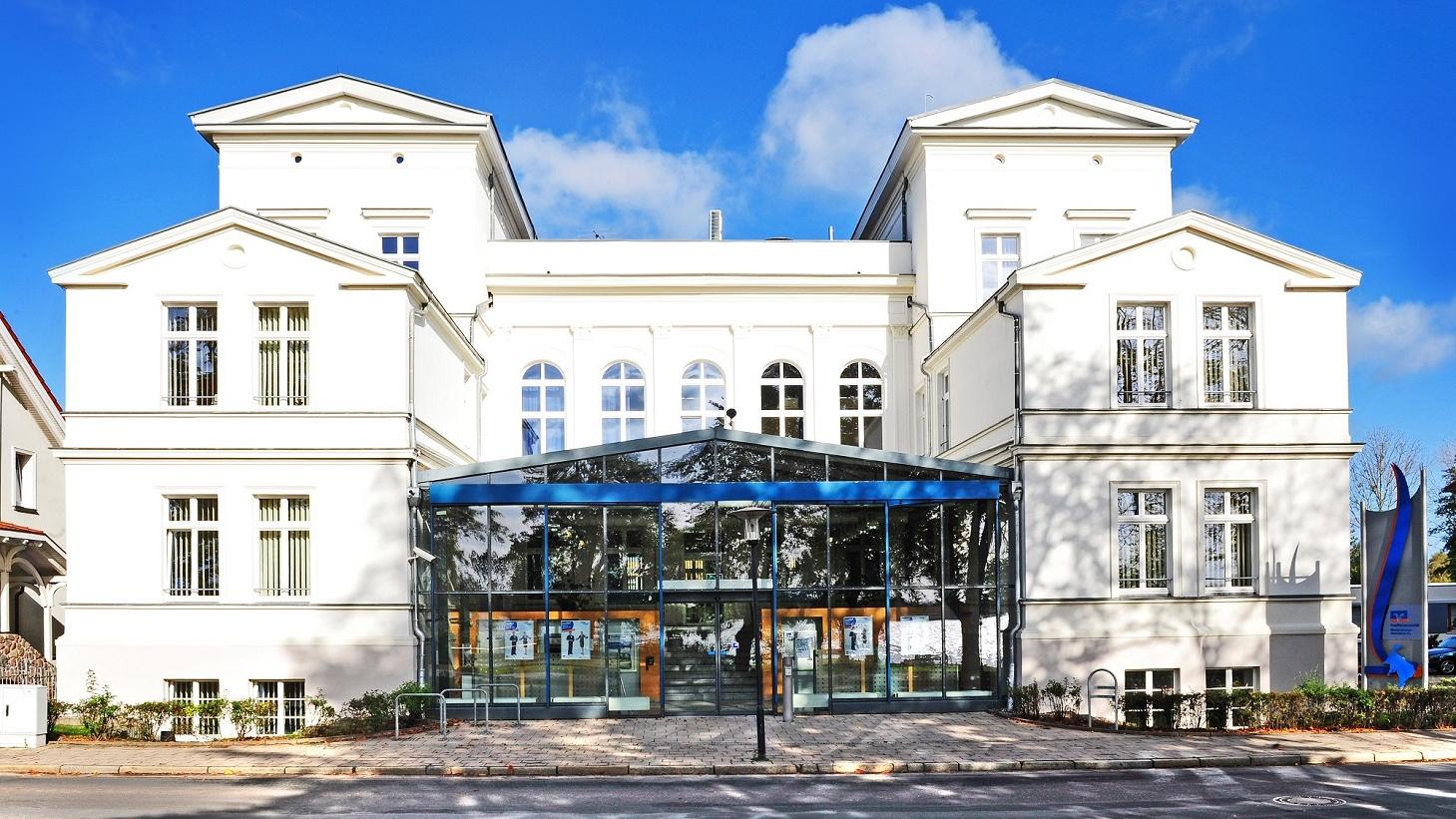 Raiffeisenbank Mecklenburger Seenplatte eG, Hauptfiliale Waren (Müritz), Kietzstraße in Waren (Müritz)