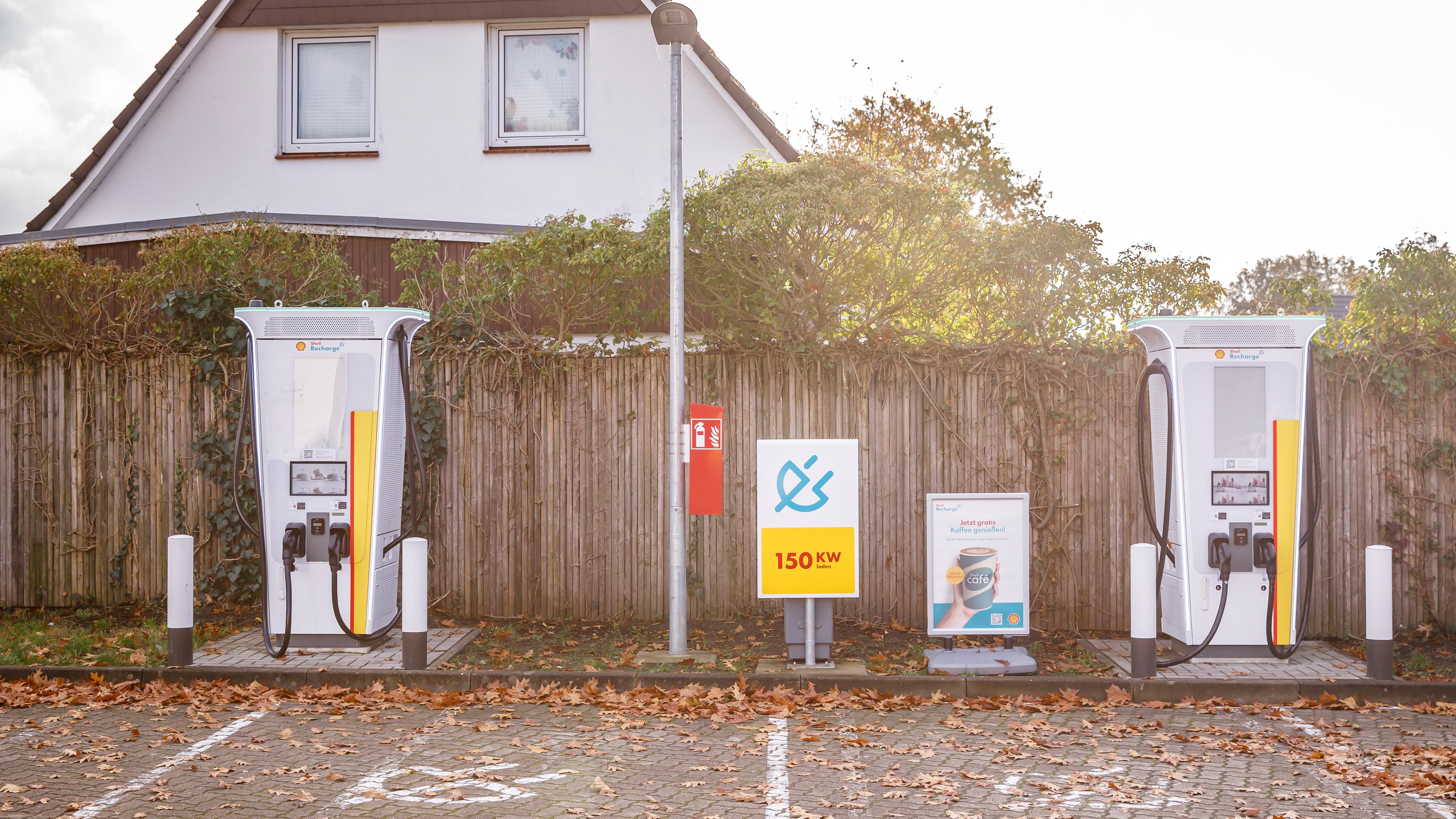Shell Recharge Charging Station, Friedrichsgaber Straße in Quickborn