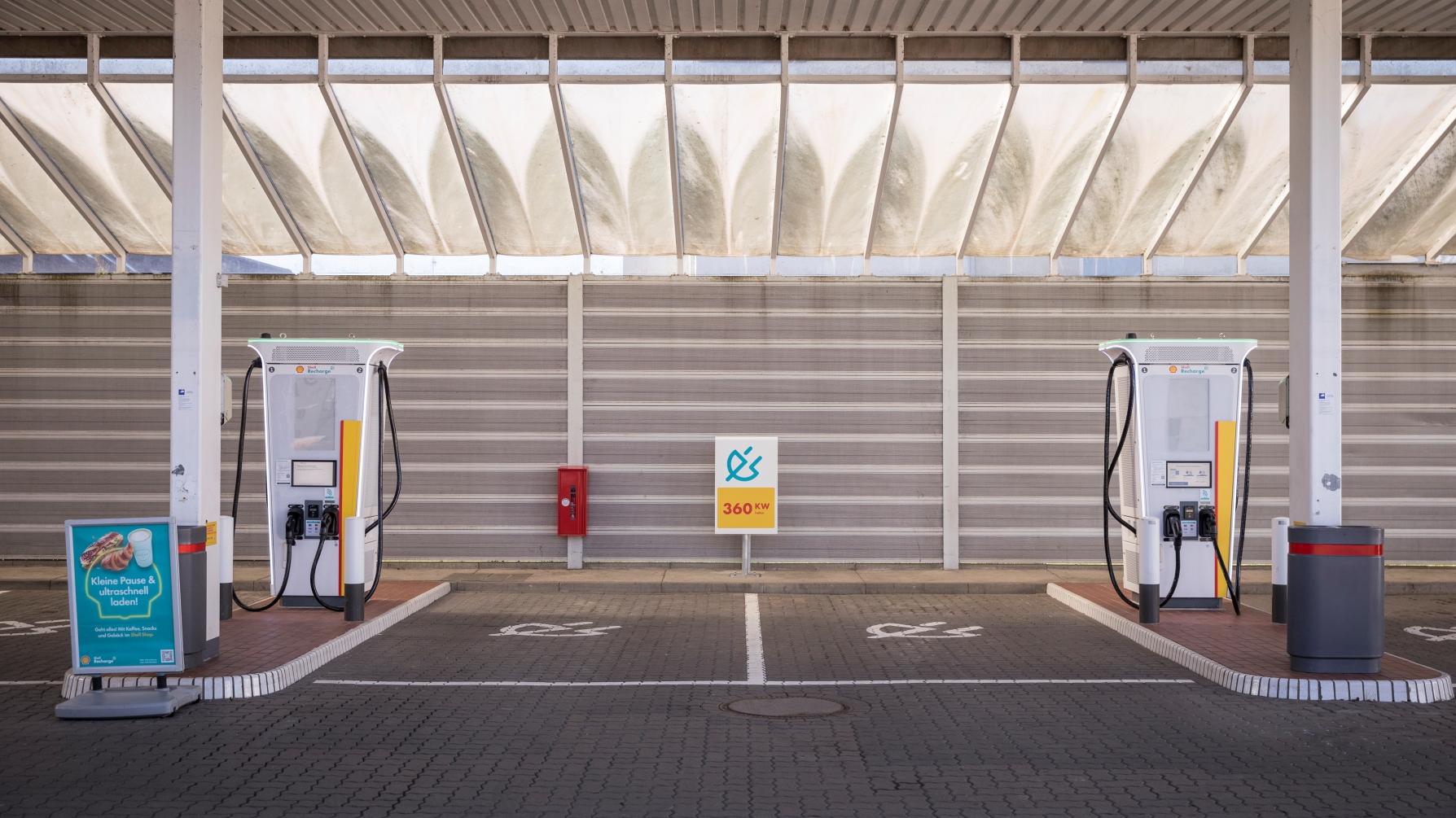 Shell Recharge Charging Station, Thiedestraße in Braunschweig