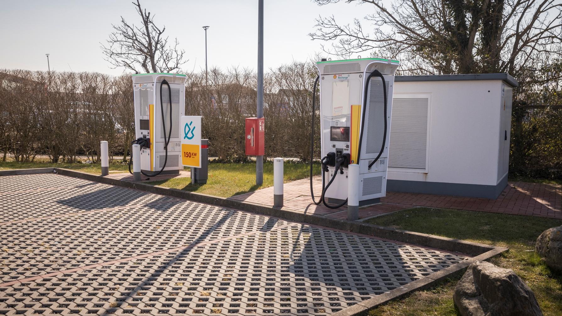 Shell Recharge Charging Station, Trift in Sylt
