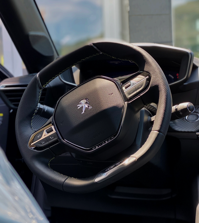 Autohaus Obholzer Harasser & Spögler, Salzburger Straße in Kirchdorf in Tirol