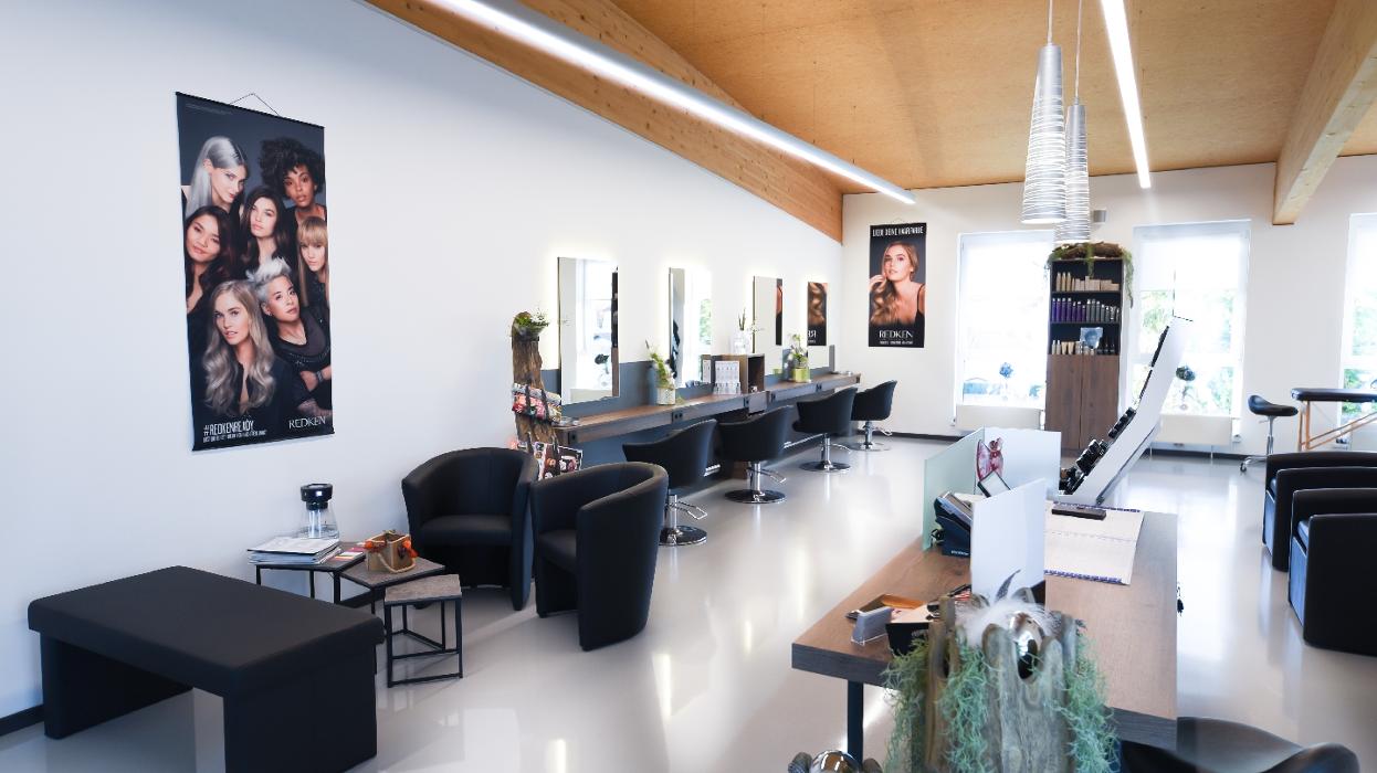 Marina Le Coiffeur, Halleiner Landesstraße in Hallein