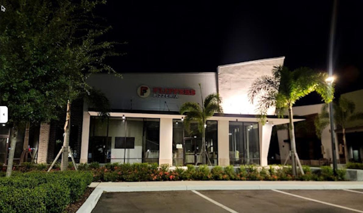 Flippers Pizzeria - Orlando, FL