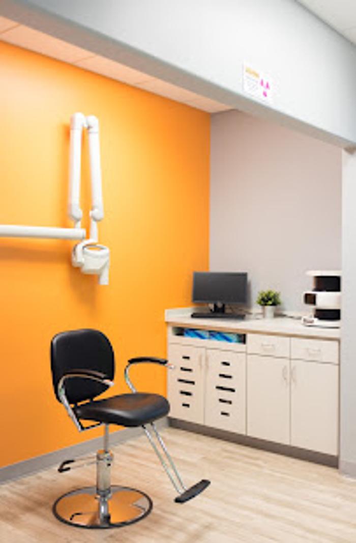 Manor Kids Dentist Logo