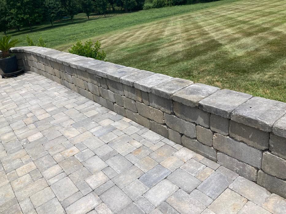 Hinesley and Co Landscape Contractors Logo