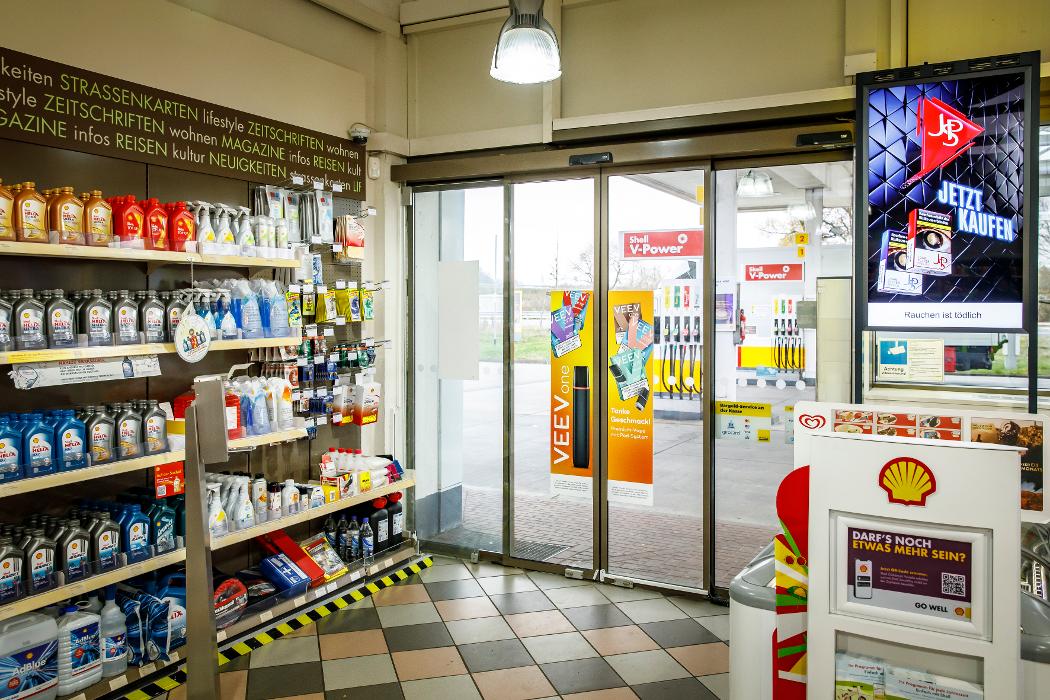 Shell Recharge Charging Station, Bergener Straße in Samtens