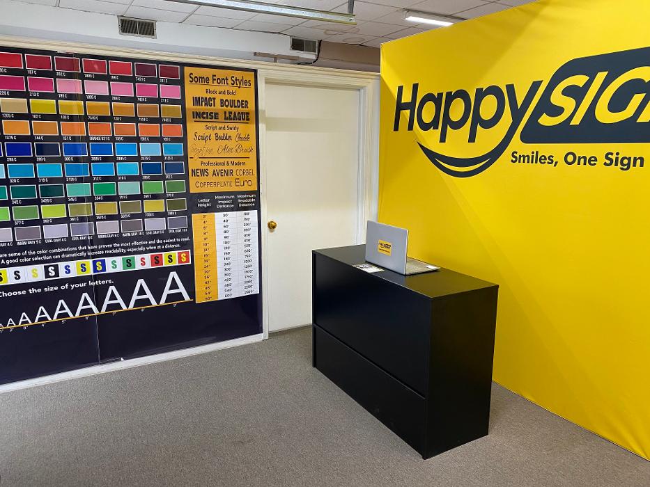 HAPPY SIGNS - Riverside, MO