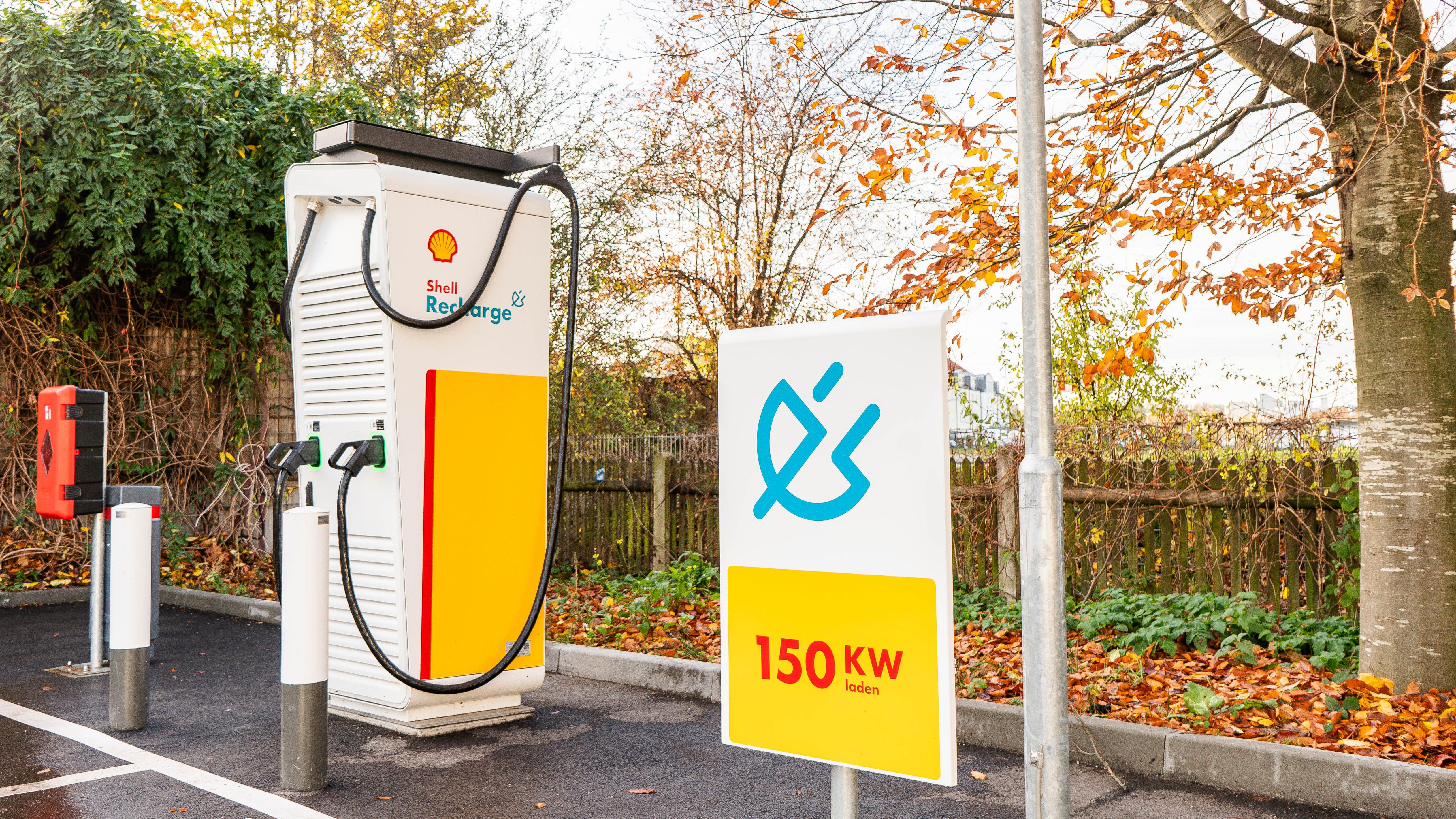 Shell Recharge Charging Station, Münchner Straße in Karlsfeld