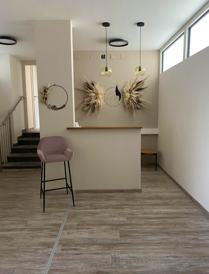 Einfach Mehr Kosmetik - Inhaberin Elisabeth Mitterecker, Hauptplatz in Pitten