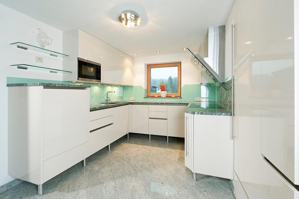 Tischlerei Stefan Hofer, olina Küchen, Bahnhofstraße in Oberndorf in Tirol