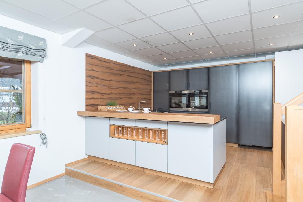 Tischlerei Stefan Hofer, olina Küchen, Bahnhofstraße in Oberndorf in Tirol