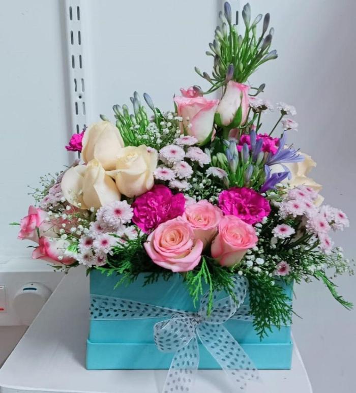 Fotos de Hyderabad Gifts Delivery - Flowers n Cakes same day n Midnight