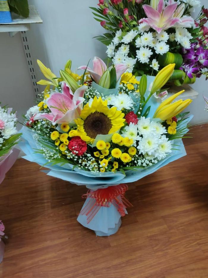 Foto de Hyderabad Gifts Delivery - Flowers n Cakes same day n Midnight Hyderabad