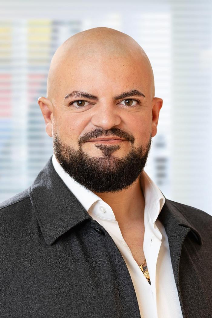 ERGO Versicherung Christopher De Bastos Francisco, Am Stadtrand in Hamburg