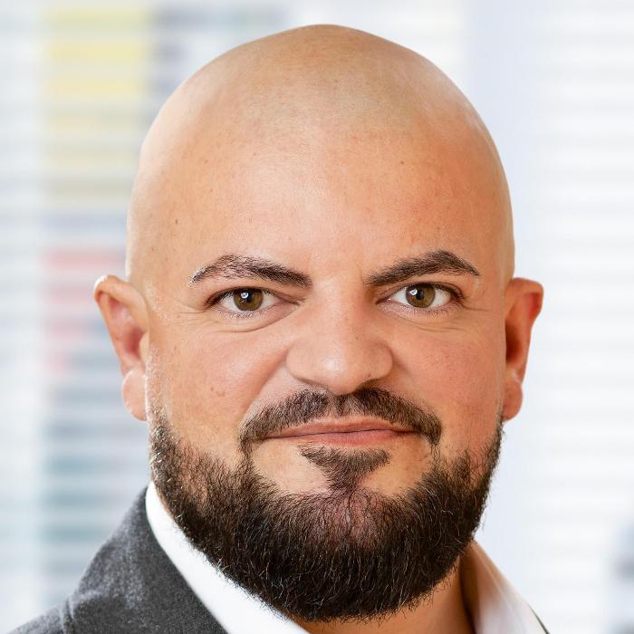 ERGO Versicherung Christopher De Bastos Francisco, Am Stadtrand in Hamburg