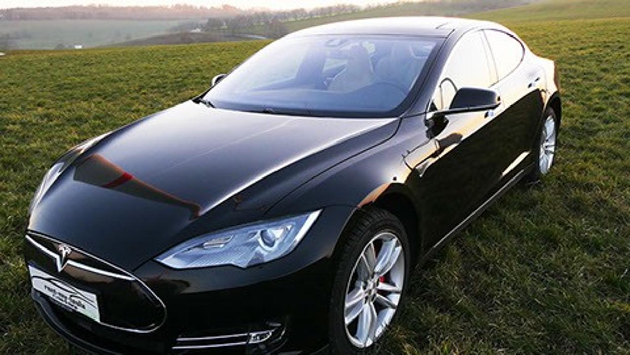 Bild zu rent-my-tesla in Wiesbaden Bild zu rent-my-tesla in Wiesbaden