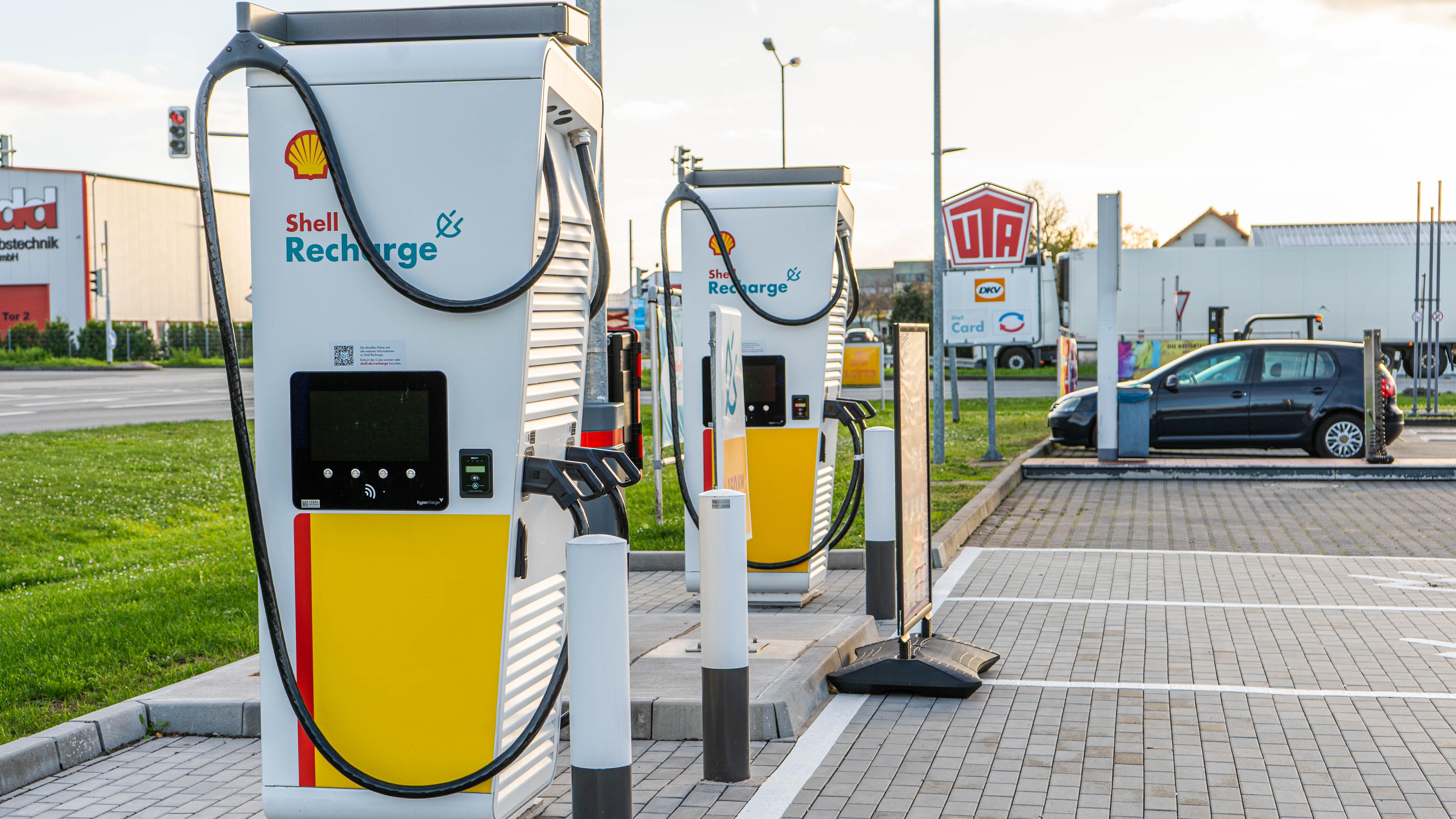 Shell Recharge Charging Station, Robert-Bunsen-Straße in Gernsheim