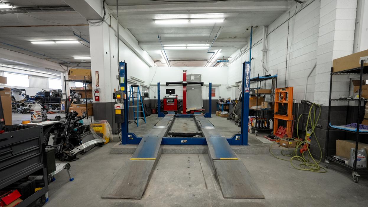 Crash Champions Collision Repair Fountain Valley - Fountain Valley, CA
