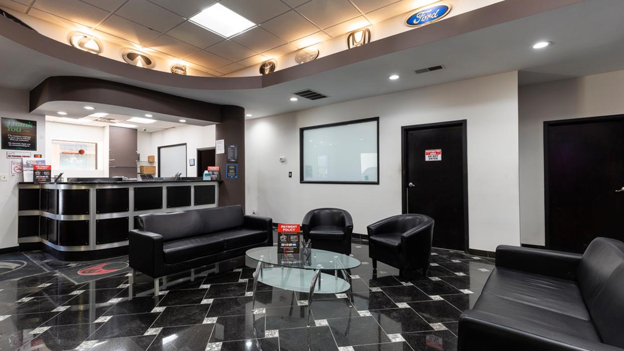 Crash Champions Collision Repair South Loop Image