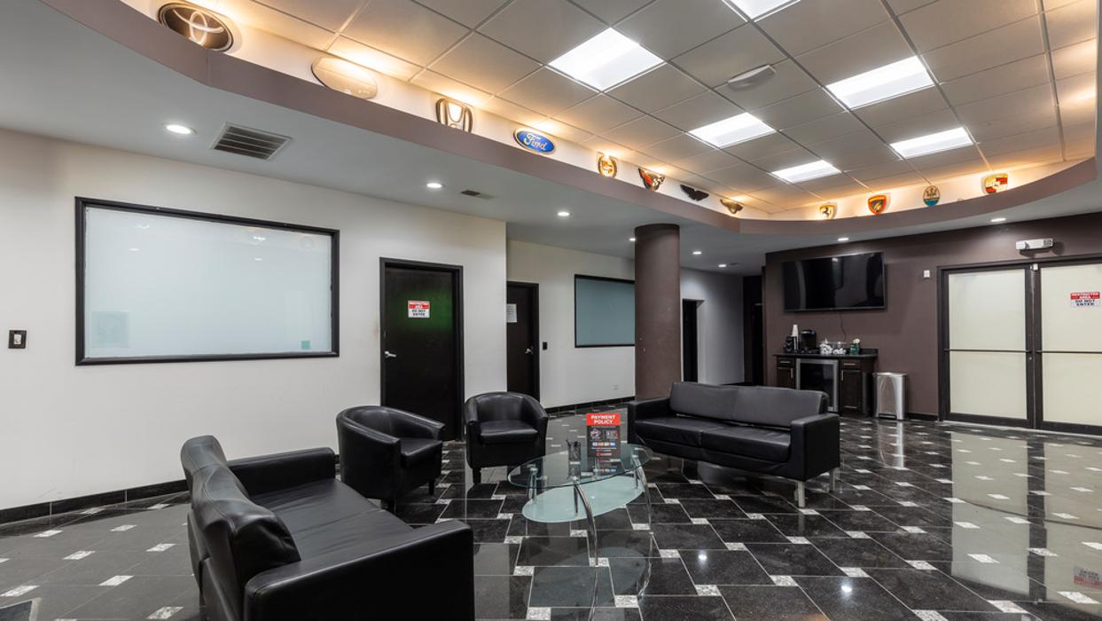 Crash Champions Collision Repair South Loop Image