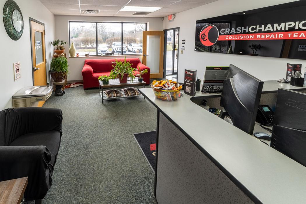 Crash Champions Collision Repair Akron Green Image