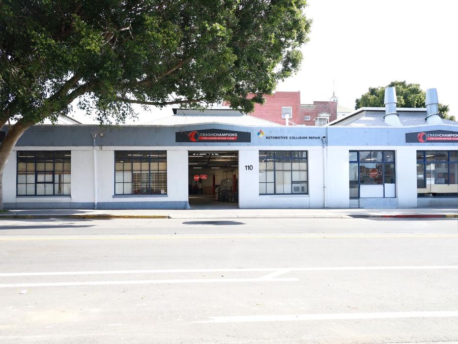Crash Champions Collision Repair Oakland 10th Image