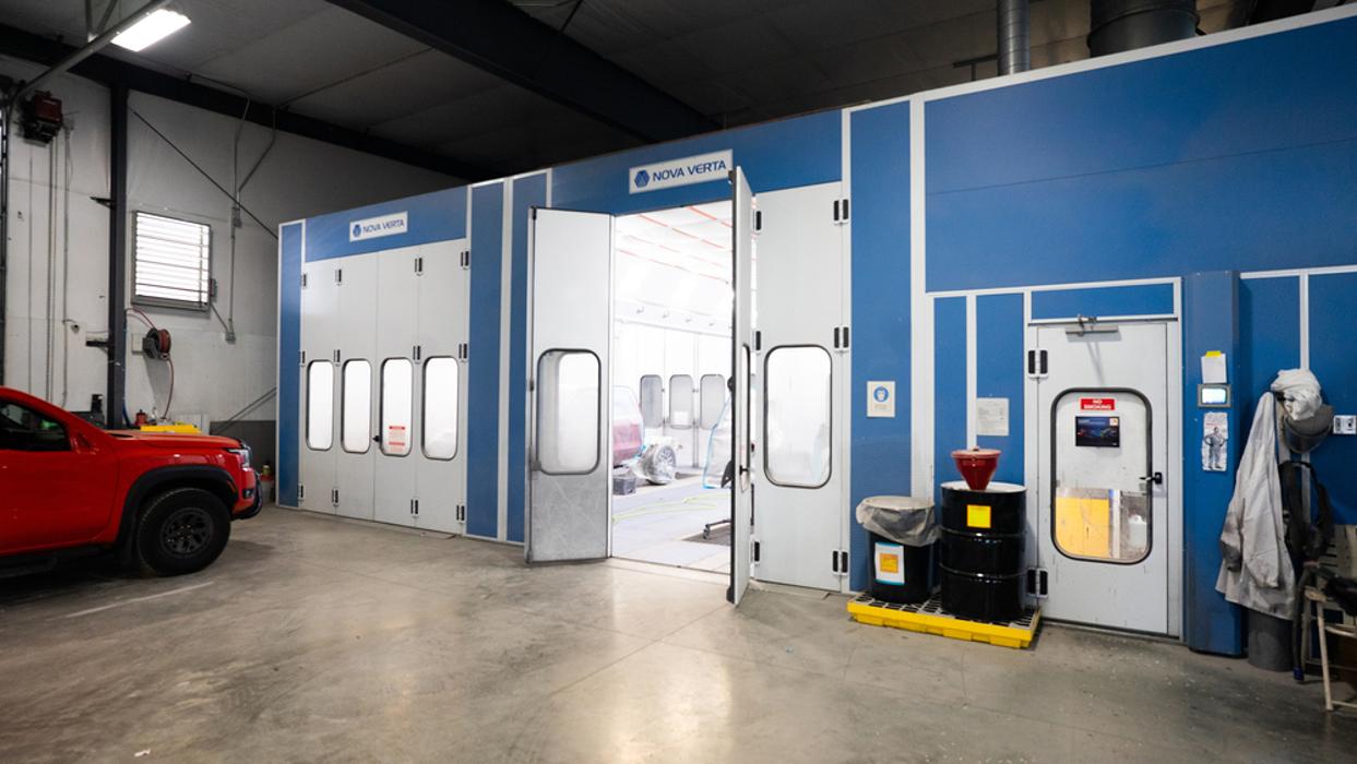 Crash Champions Collision Repair Post Falls Image