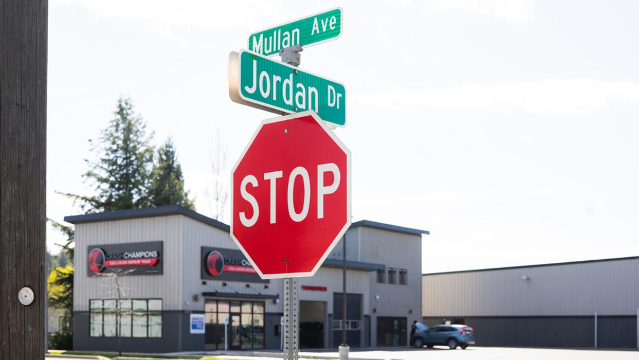 Crash Champions Collision Repair Post Falls Image