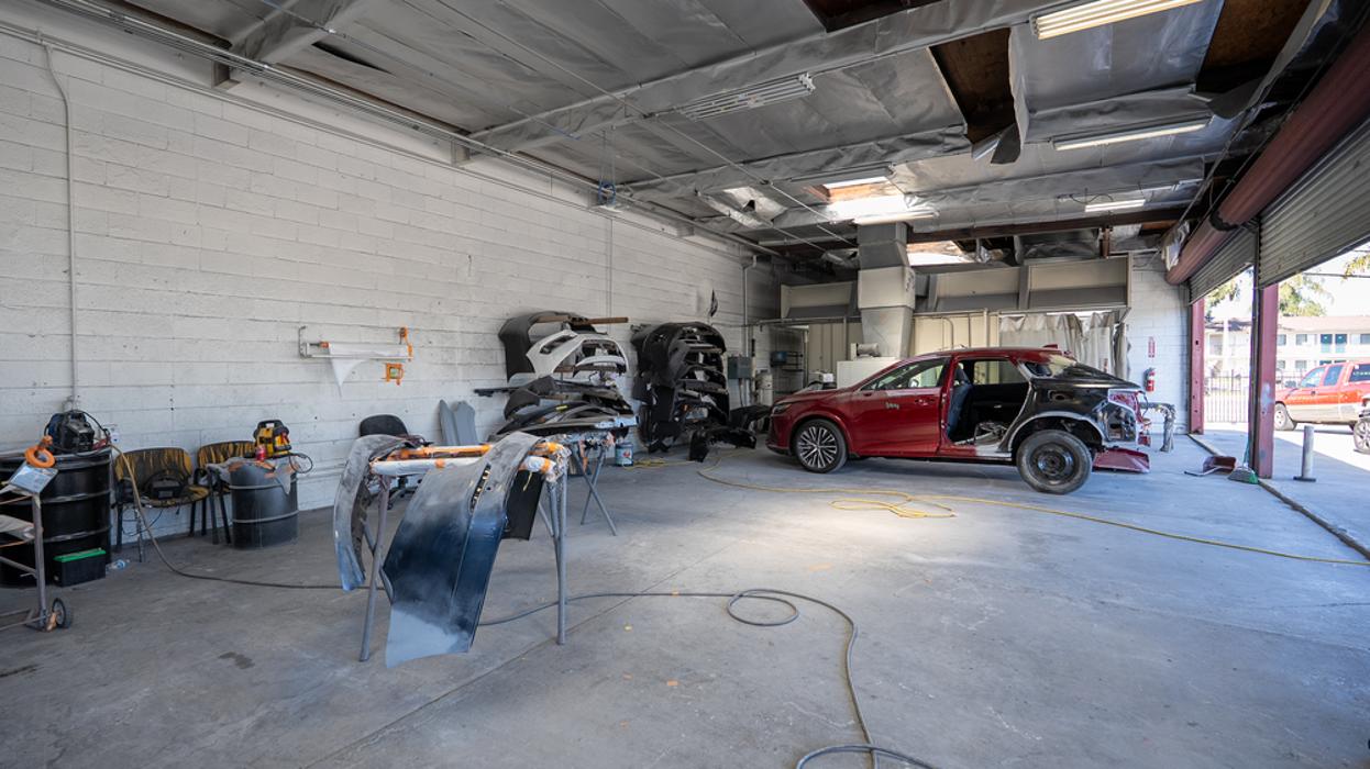 Crash Champions Collision Repair Stanton - Stanton, CA
