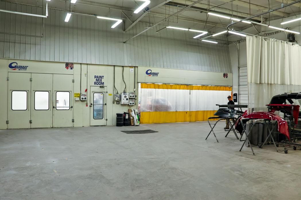 Crash Champions Collision Repair Grandview - Grandview, MO