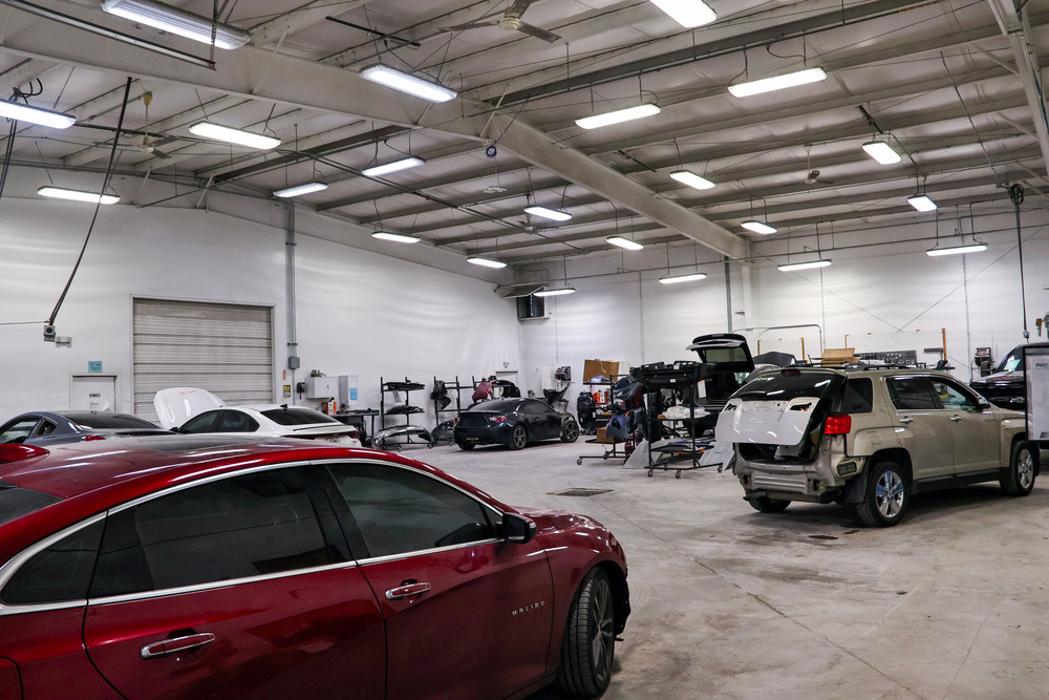 Crash Champions Collision Repair Grandview - Grandview, MO