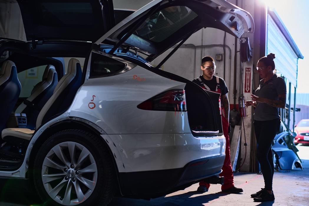 Crash Champions LUXE | EV Certified Repair Flowood Logo