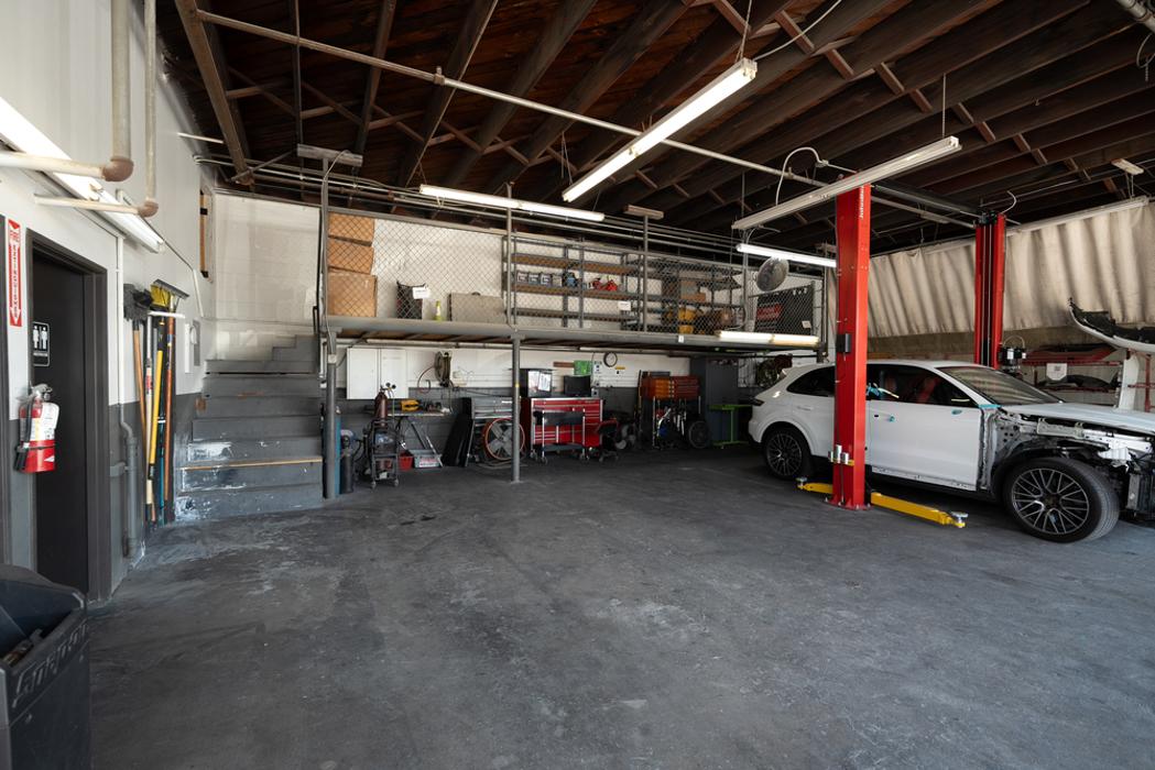 Crash Champions Collision Repair Arcadia - Arcadia, CA