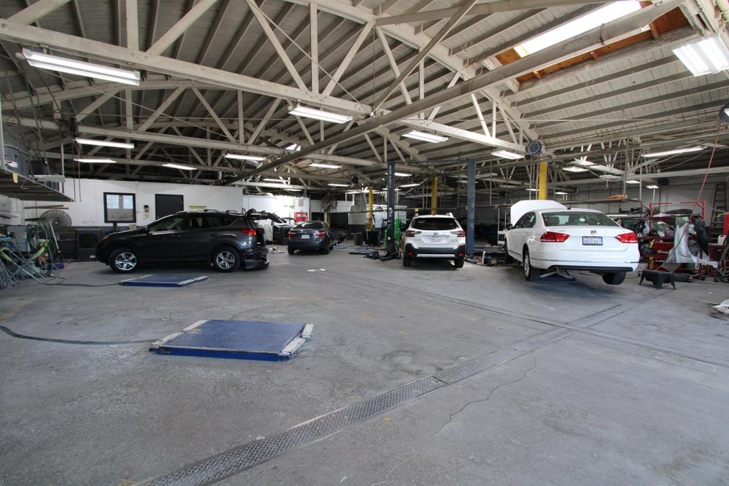 Crash Champions Collision Repair Van Nuys Oxnard Image