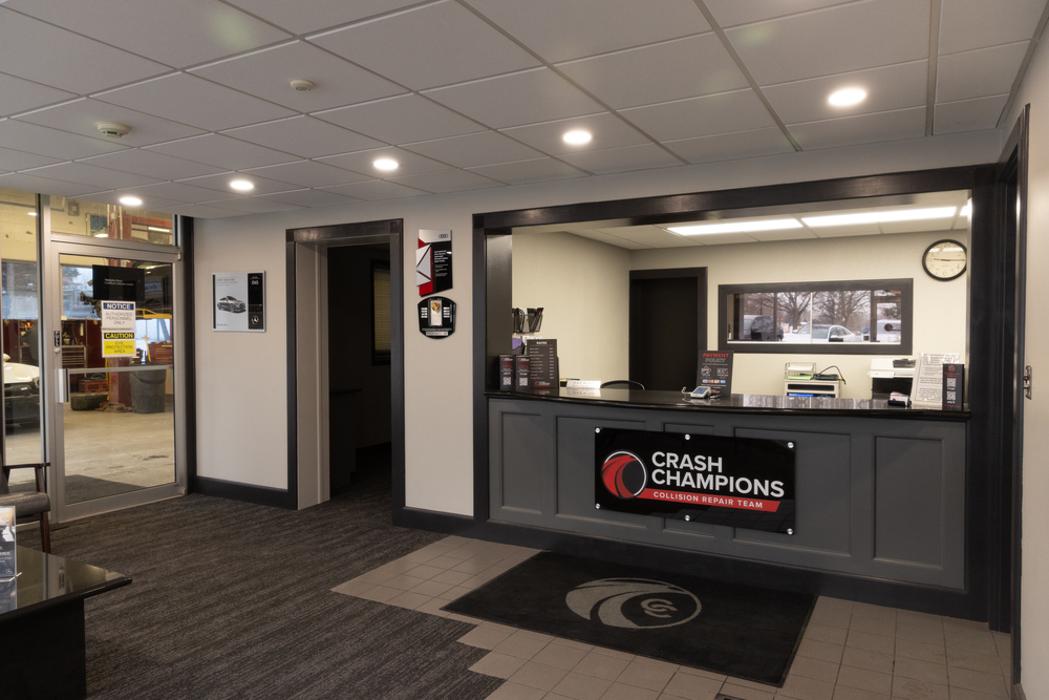 Crash Champions LUXE | EV Certified Repair Pontiac South - Pontiac, MI