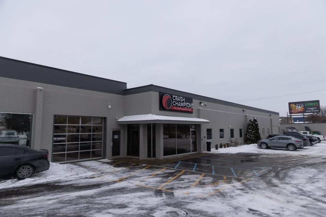 Crash Champions LUXE | EV Certified Repair Pontiac South - Pontiac, MI
