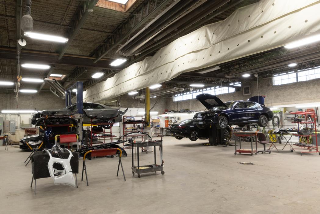 Crash Champions LUXE | EV Certified Repair Pontiac South - Pontiac, MI