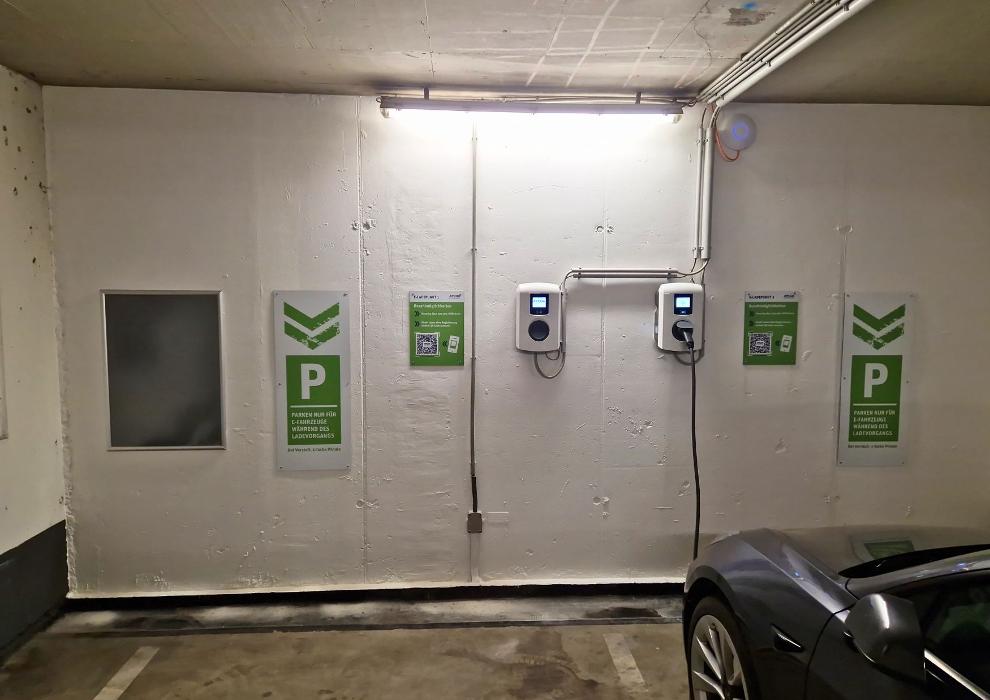 Apcoa Charging Station, Ungargasse in Wien