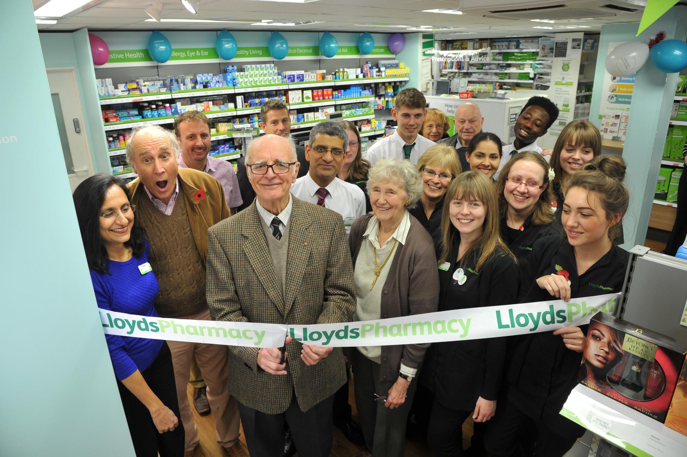 Fotos de Lloyds Pharmacy Fotos de Lloyds Pharmacy