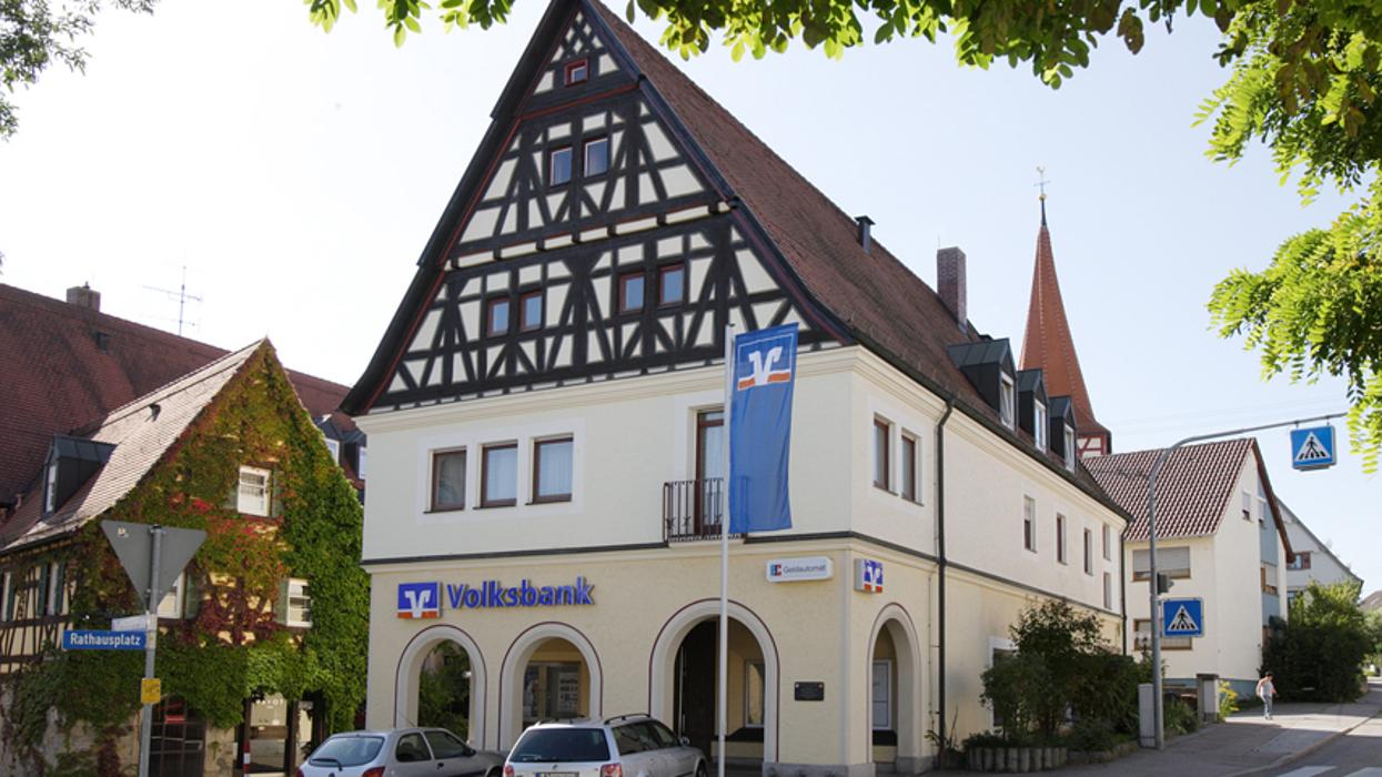 VR-Bank Ludwigsburg eG, Filiale Hirschlanden (VR-SISy), Raiffeisenstraße in Ditzingen