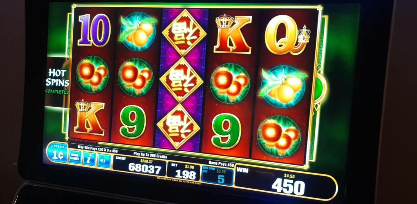 4 Leaf Lounge & Gaming - Quincy, IL