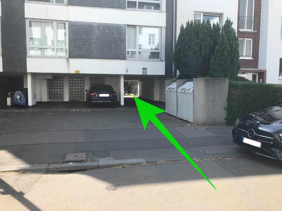 ampido Parkplatz, Haselbergstraße in Köln