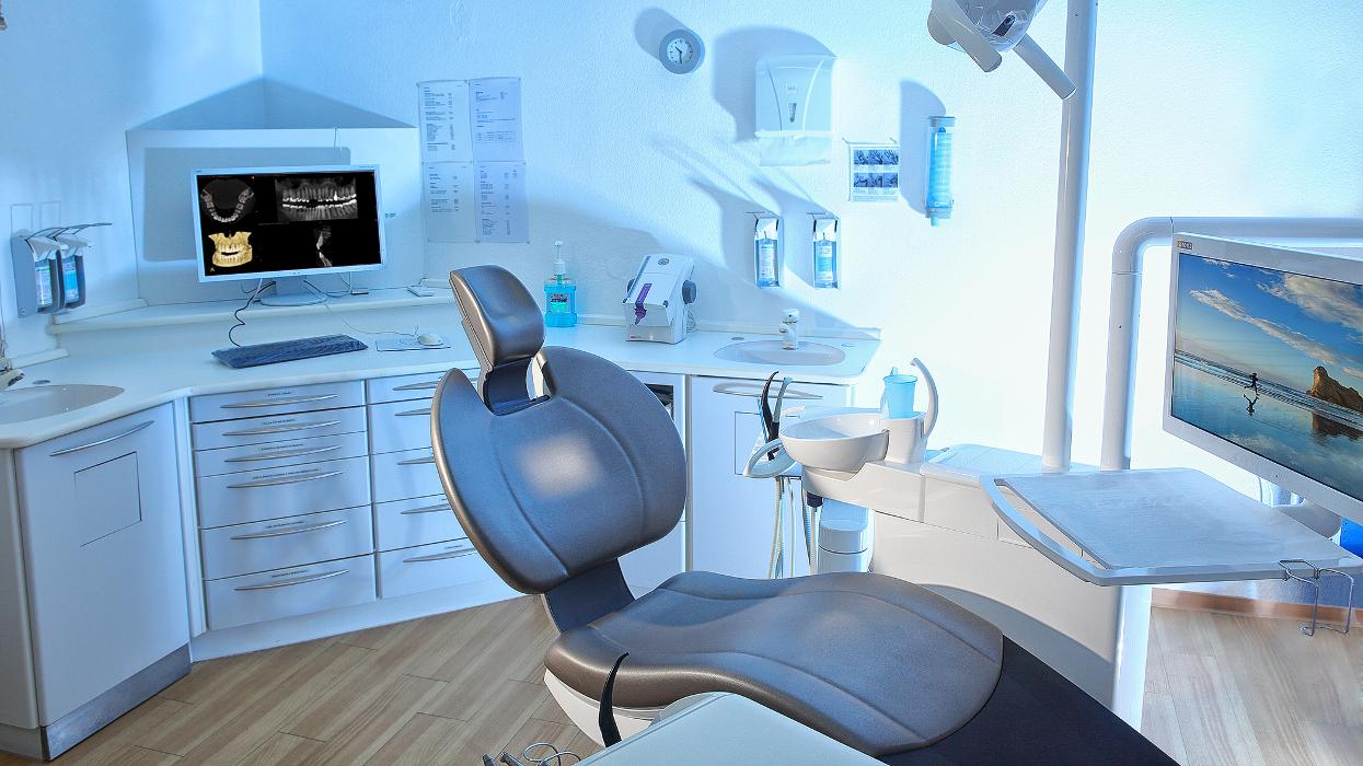 Zahnarztpraxis Dr. med. dent. Regine Dressler, Steigstraße in Pfinztal