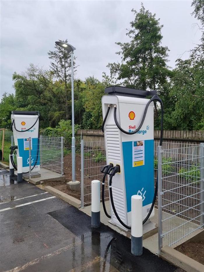 Shell Recharge Charging Station, Gross-Enzersdorfer Straße in Raasdorf bei Wien
