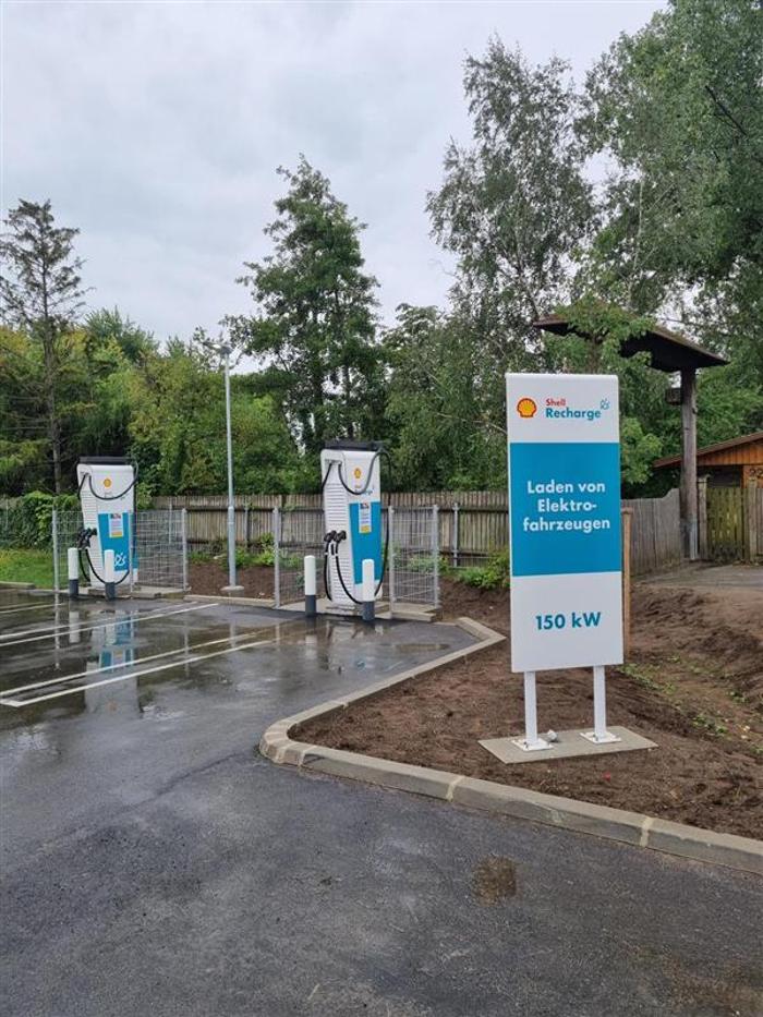 Shell Recharge Charging Station, Gross-Enzersdorfer Straße in Raasdorf bei Wien