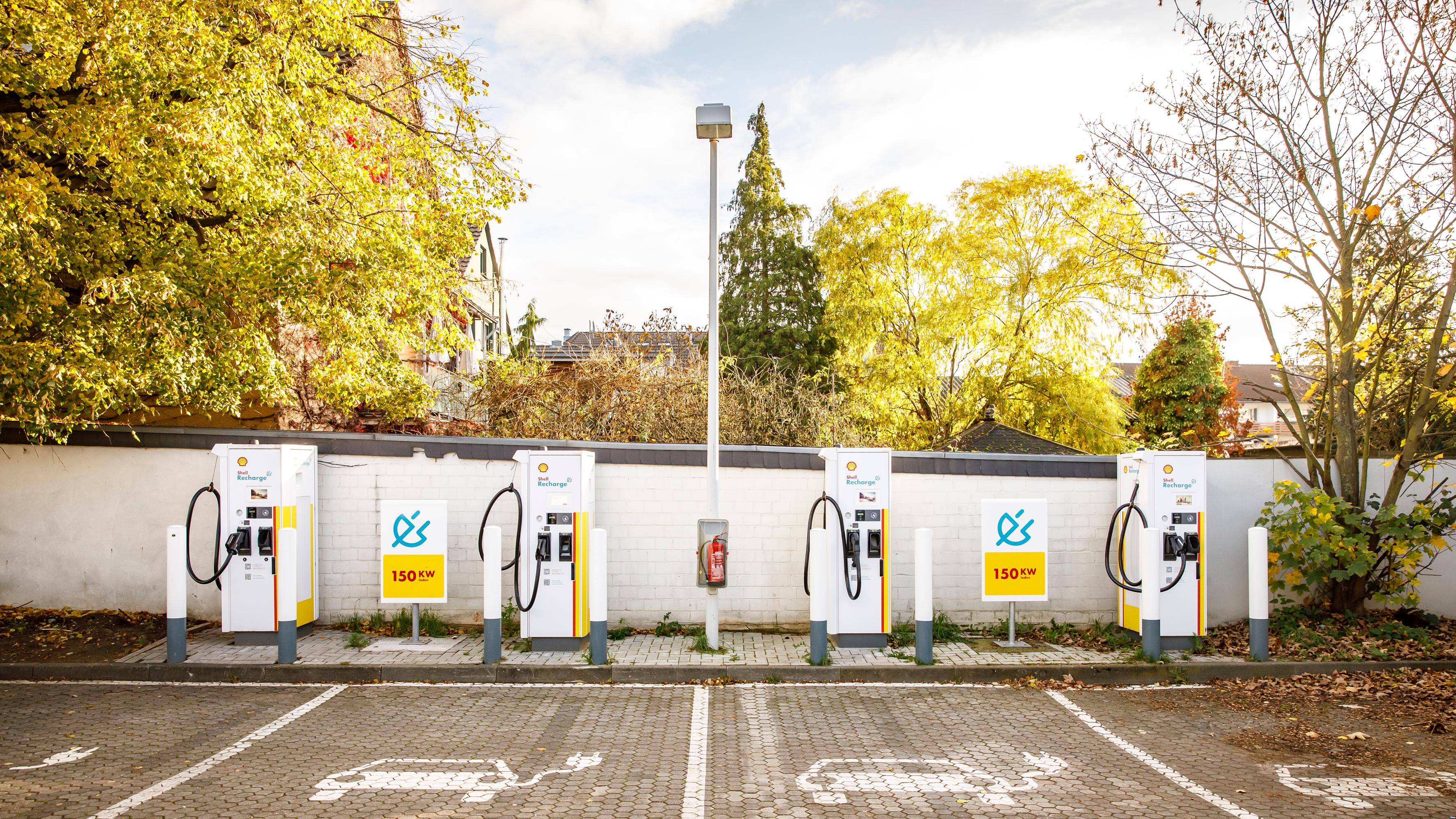 Shell Recharge Charging Station, Heidestraße in Köln