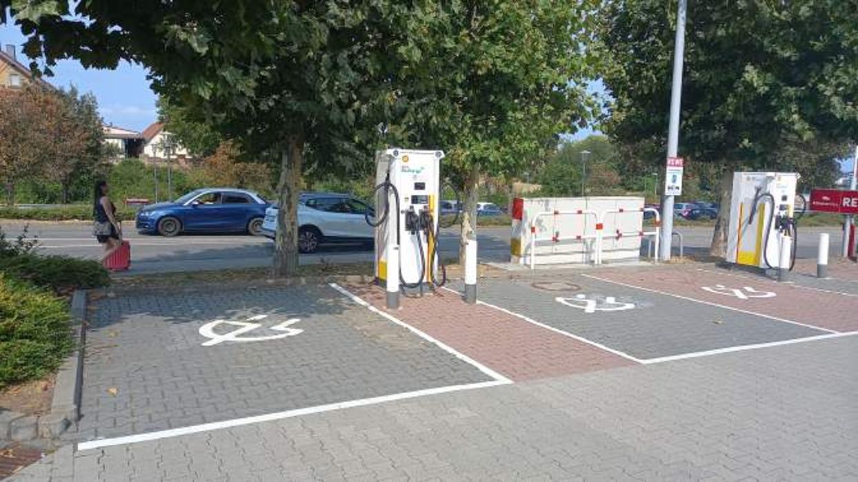 Shell Recharge Charging Station, Friedrich-Ebert-Straße in Wörrstadt
