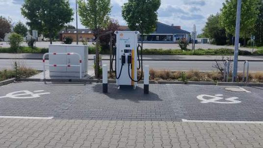 Shell Recharge Charging Station, Edigheimer Straße in Ludwigshafen am Rhein