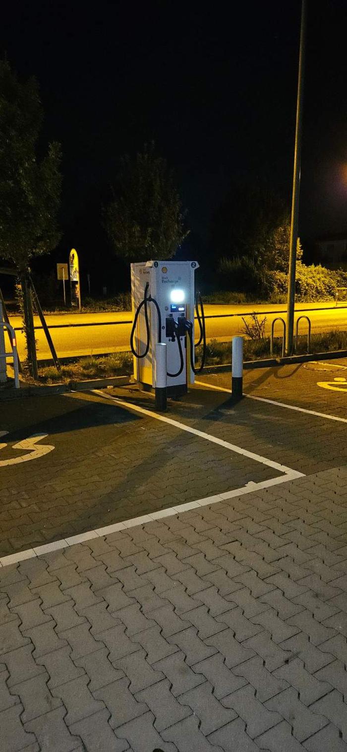 Shell Recharge Charging Station, Edigheimer Straße in Ludwigshafen am Rhein